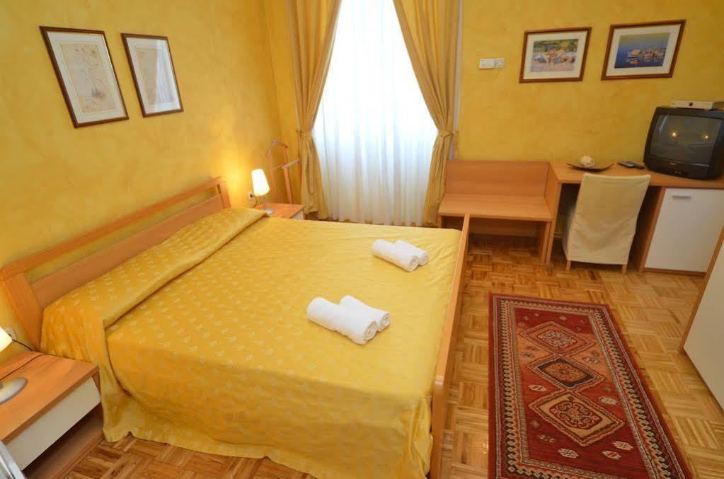 Apartments Villa Rossella 1 روفينج المظهر الخارجي الصورة